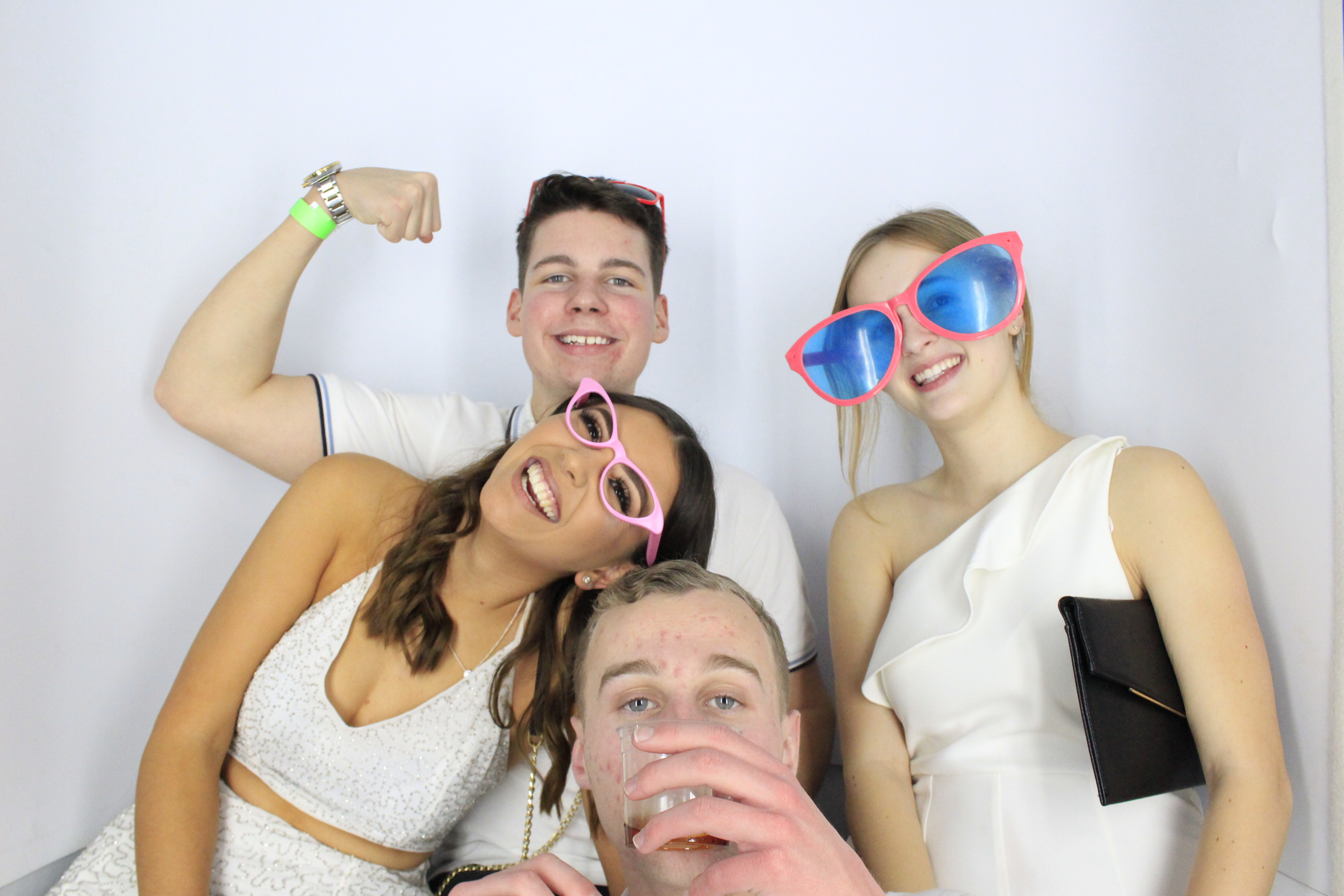 Issy & Alice's 18th Birthday Party | View more photos from the event at gallery.myphotoboothexperience.co.uk/u/MyPhotoBoothExperienceLtd/Issy-Alices-18th-Birthday-Party